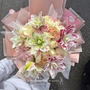 Romantico Bouquet deluxe de rosas premium y Rose Lily